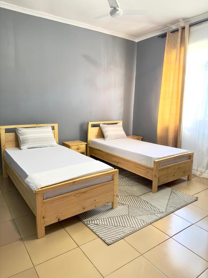 Sally'S Home-Near Jnia Airport Дар ес Саалам Екстериор снимка